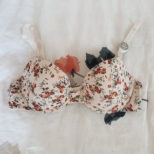 Floral Bra Size 32A never worn!
